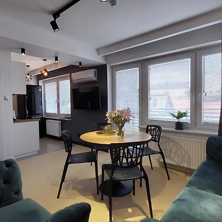 Goldenapart -apartamenty Z Dwiema Sypialniami, Basen Apartman