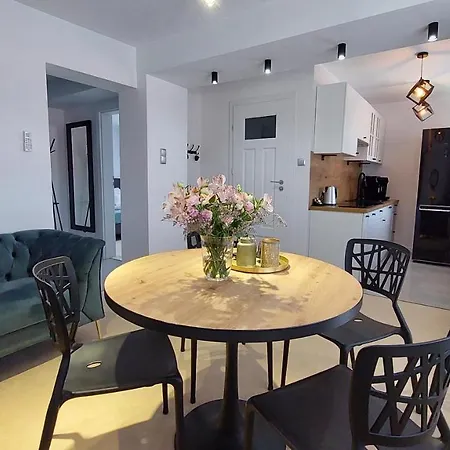 Goldenapart -apartamenty Z Dwiema Sypialniami, Basen Διαμέρισμα Krynica Morska