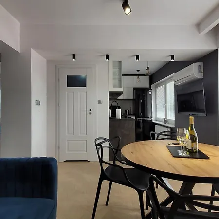 Apartman Goldenapart -apartamenty Z Dwiema Sypialniami, Basen