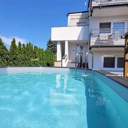 Apartman Goldenapart -apartamenty Z Dwiema Sypialniami, Basen