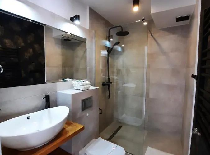 Goldenapart -apartamenty Z Dwiema Sypialniami, Basen