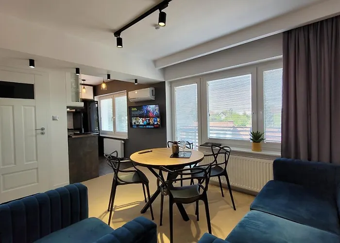 Apartment Goldenapart -apartamenty Z Dwiema Sypialniami, Basen