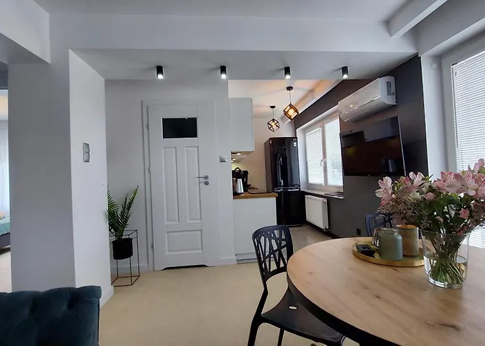 Goldenapart -apartamenty Z Dwiema Sypialniami, Basen 公寓 库瑞尼卡慕斯卡