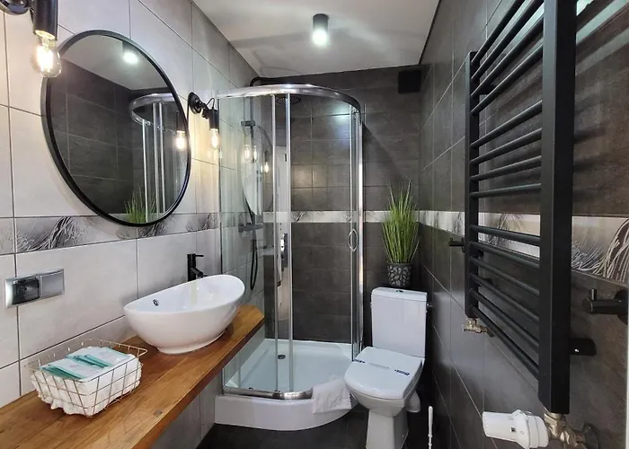 Goldenapart -apartamenty Z Dwiema Sypialniami, Basen * 库瑞尼卡慕斯卡